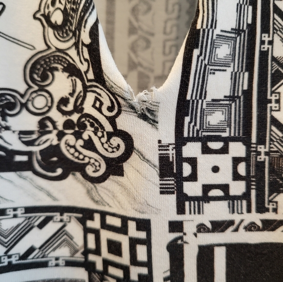 VERSUS VERSACE T shirt. Size M - Picture 7 of 11